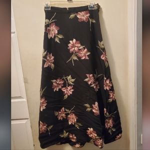Black Long Skirt w/ Brown Flowers - M